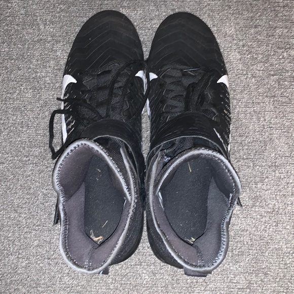 Nike Alpha Menace Football Cleats - Picture 5 of 7